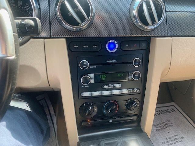 Ford Mustang GT Deluxe Coupe 2008