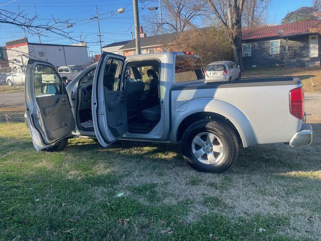 Nissan Frontier SE Crew Cab 2WD 2010
