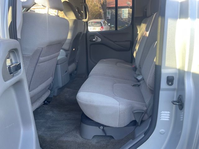 Nissan Frontier SE Crew Cab 2WD 2010