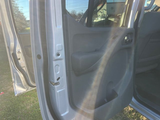 Nissan Frontier SE Crew Cab 2WD 2010