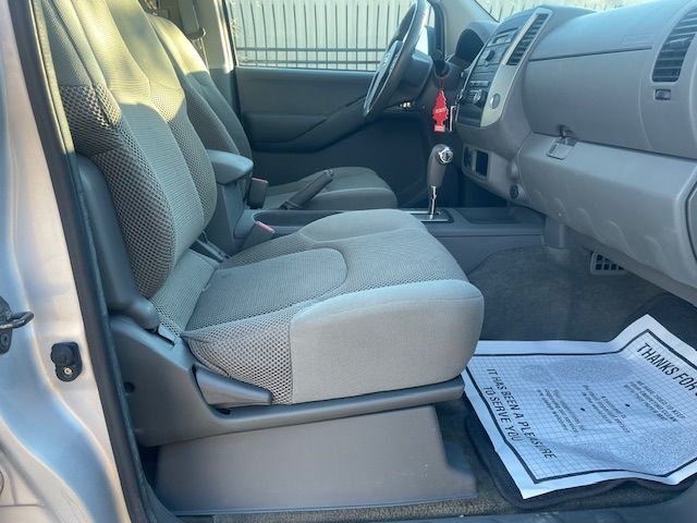 Nissan Frontier SE Crew Cab 2WD 2010