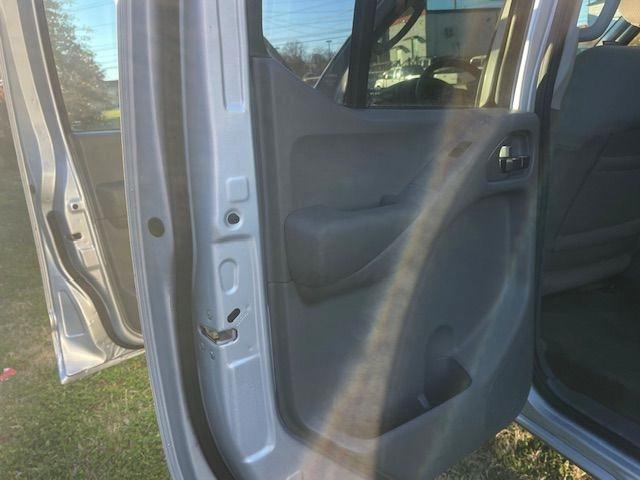 Nissan Frontier SE Crew Cab 2WD 2010