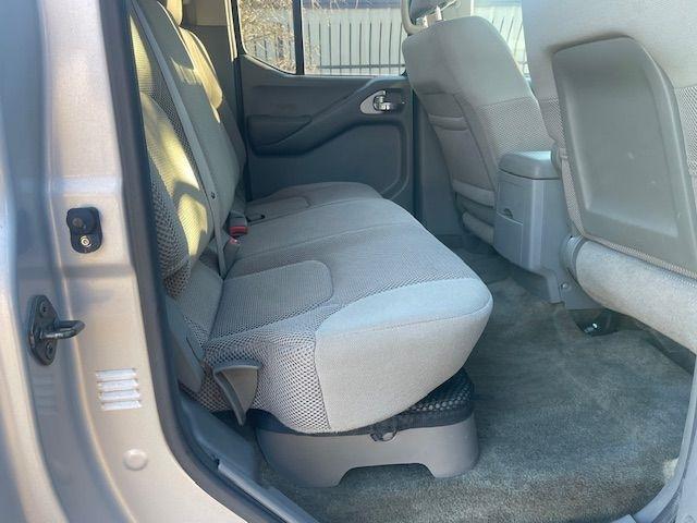 Nissan Frontier SE Crew Cab 2WD 2010