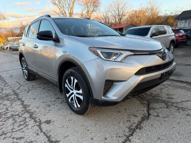Toyota RAV4 LE AWD 2018