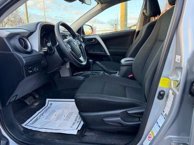 Toyota RAV4 LE AWD 2018