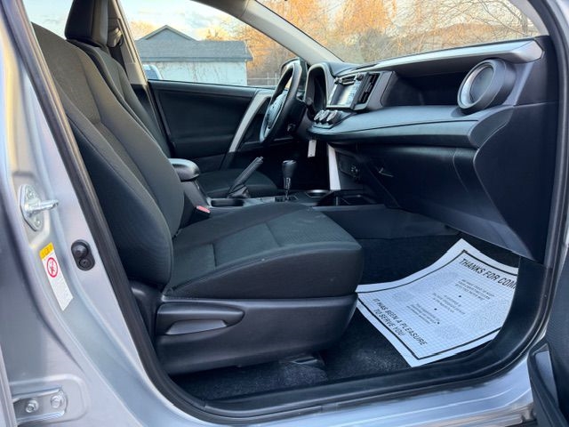 Toyota RAV4 LE AWD 2018