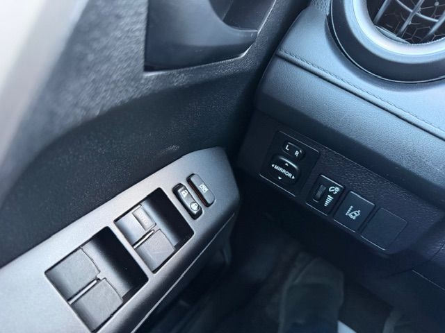 Toyota RAV4 LE AWD 2018