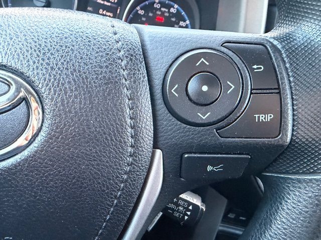 Toyota RAV4 LE AWD 2018