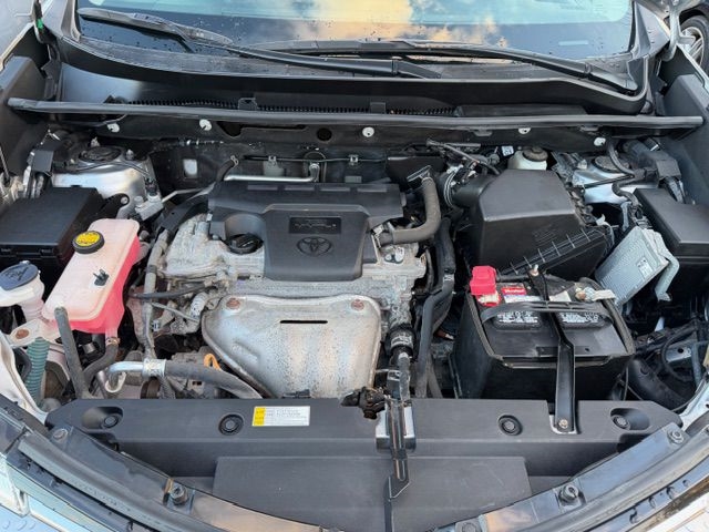 Toyota RAV4 LE AWD 2018