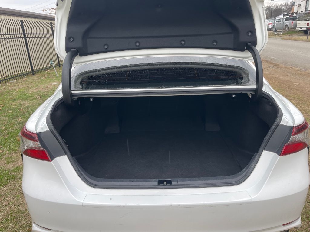 Toyota Camry SE 2021