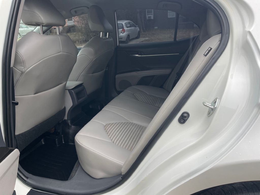 Toyota Camry SE 2021