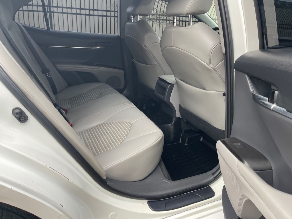 Toyota Camry SE 2021