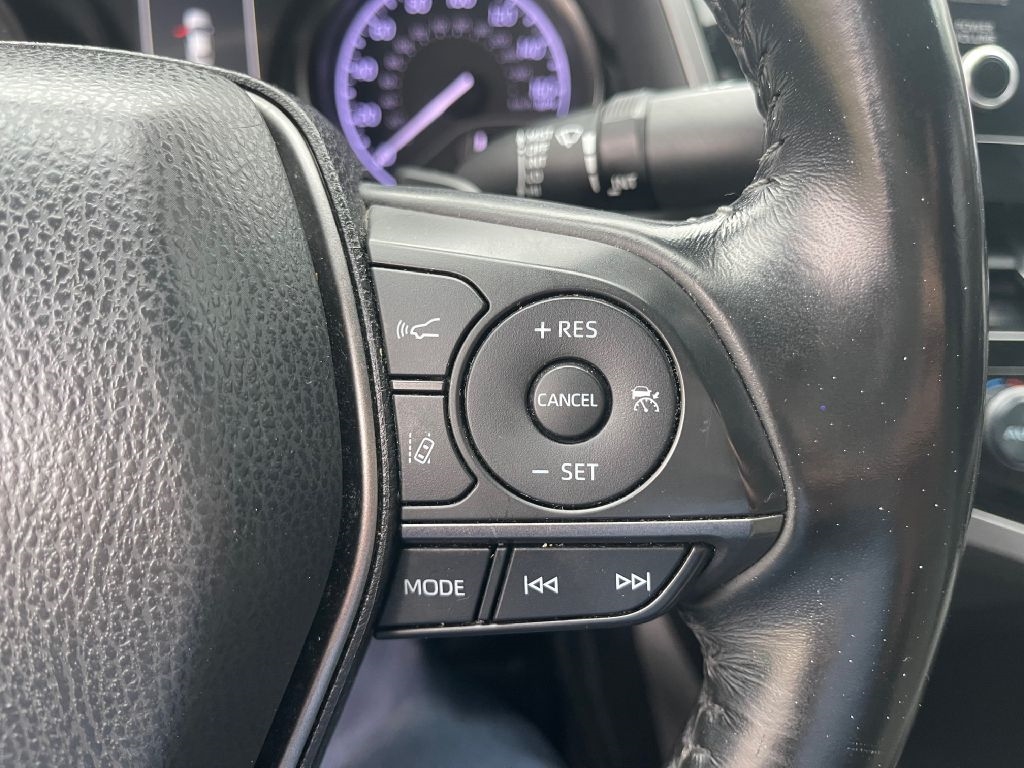 Toyota Camry SE 2021