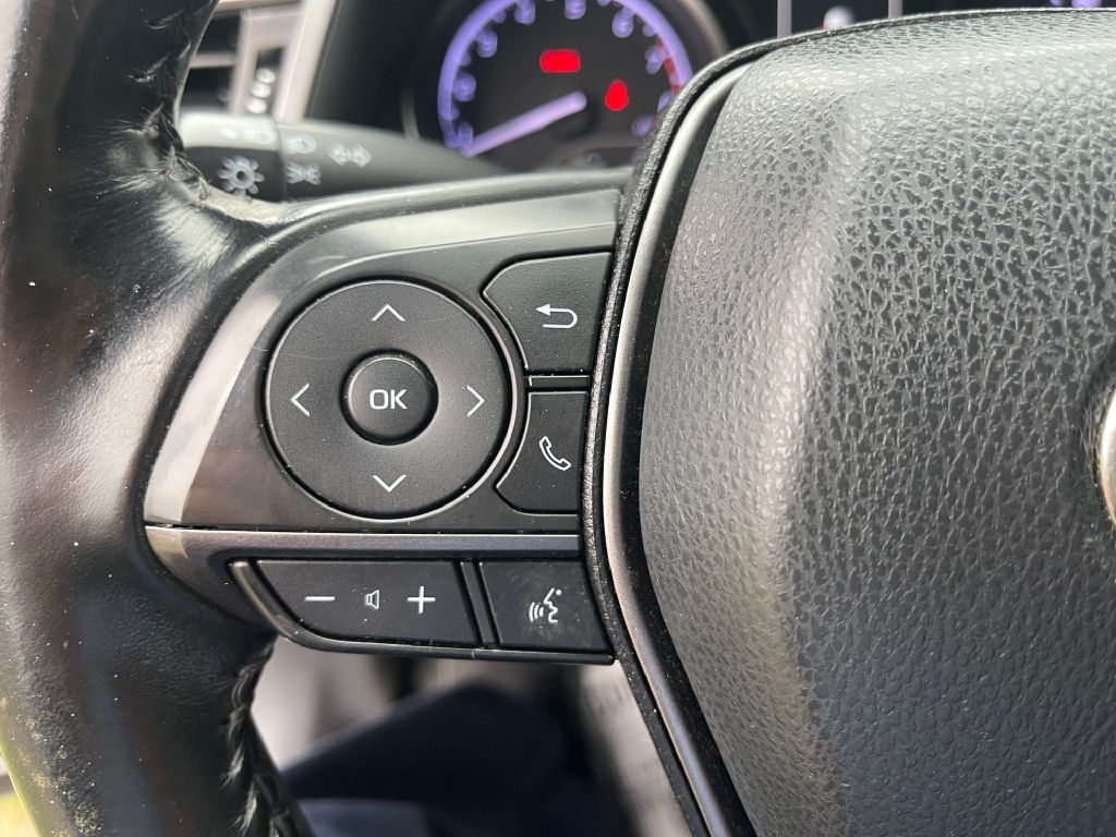 Toyota Camry SE 2021