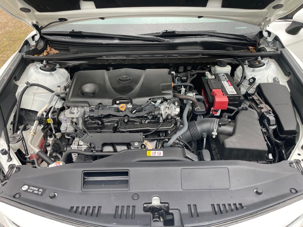 Toyota Camry SE 2021