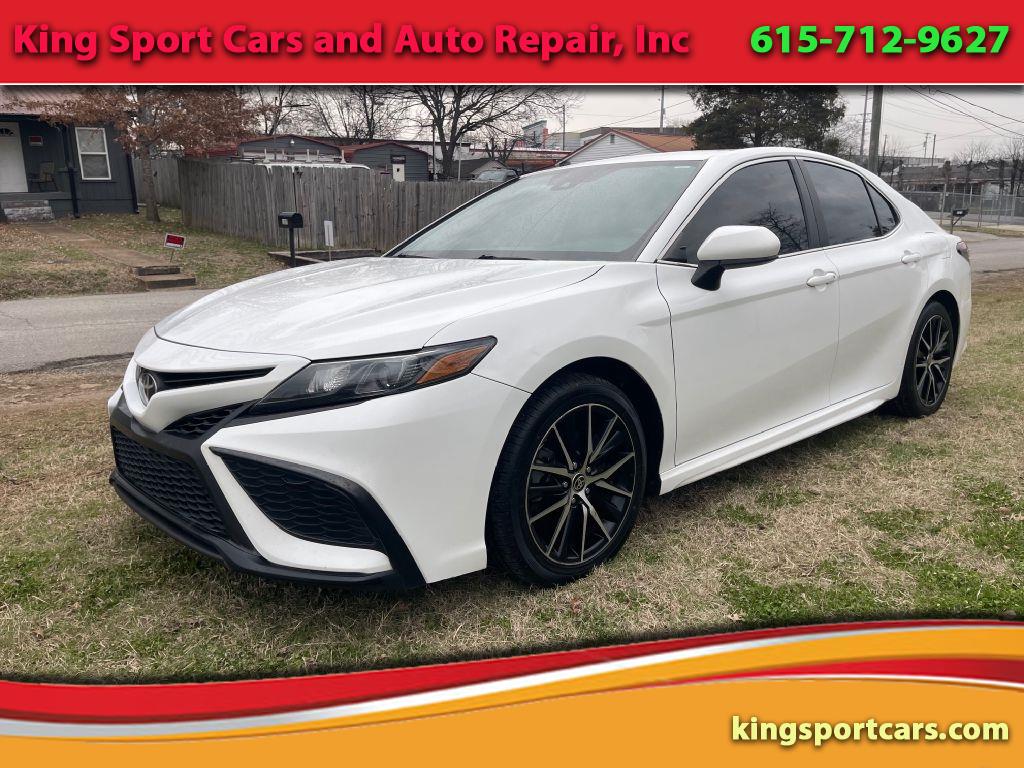 Toyota Camry SE 2021