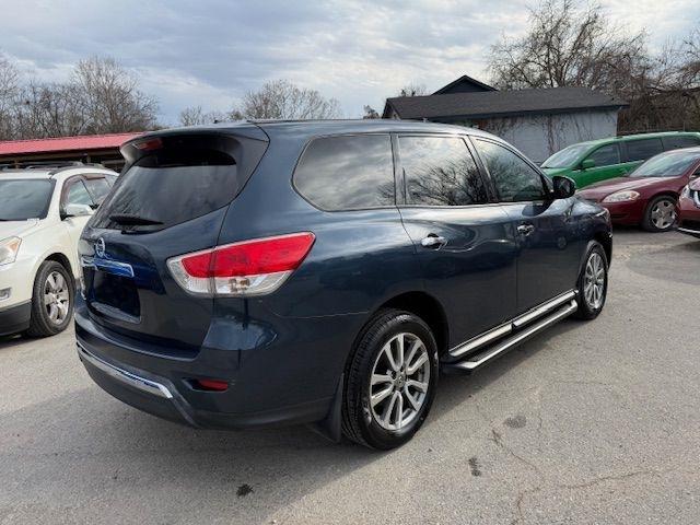 Nissan Pathfinder S 2WD 2013