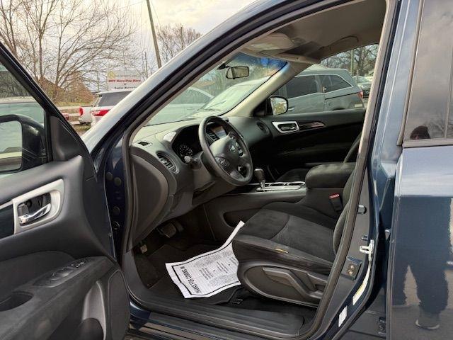 Nissan Pathfinder S 2WD 2013