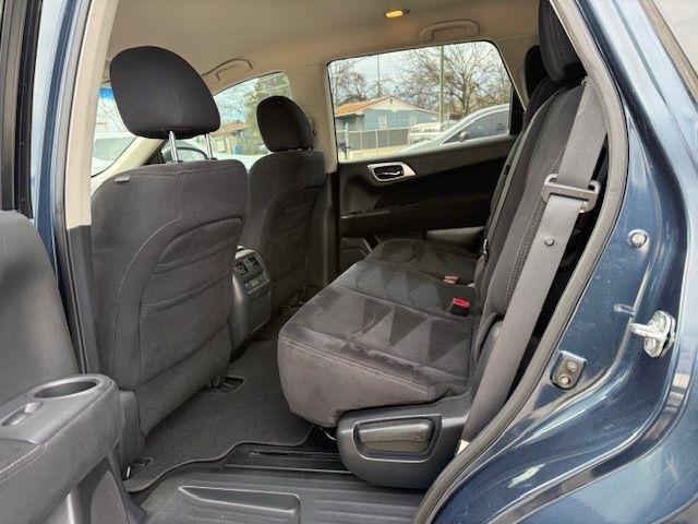 Nissan Pathfinder S 2WD 2013