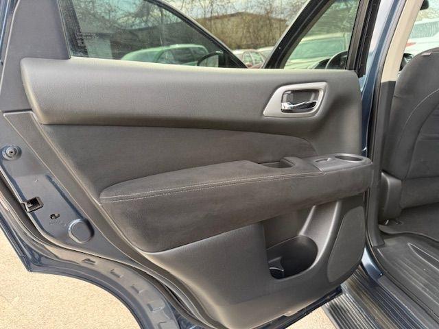 Nissan Pathfinder S 2WD 2013