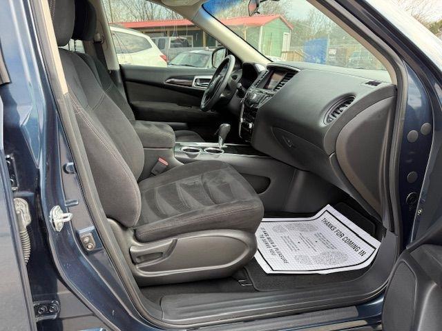 Nissan Pathfinder S 2WD 2013