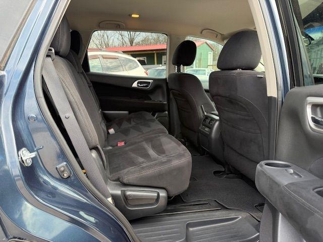 Nissan Pathfinder S 2WD 2013