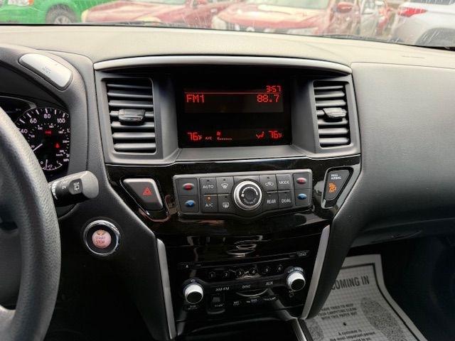 Nissan Pathfinder S 2WD 2013