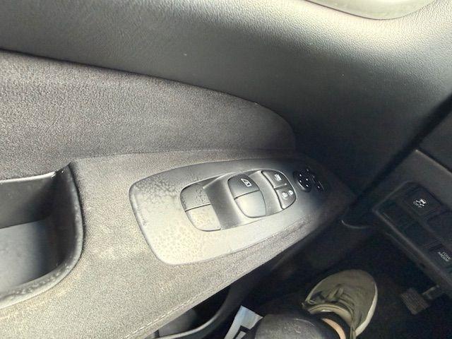 Nissan Pathfinder S 2WD 2013