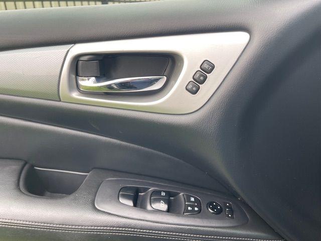 Nissan Pathfinder SL 4WD 2020