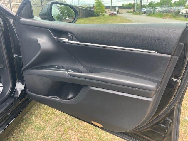 Toyota Camry Hybrid LE 2018