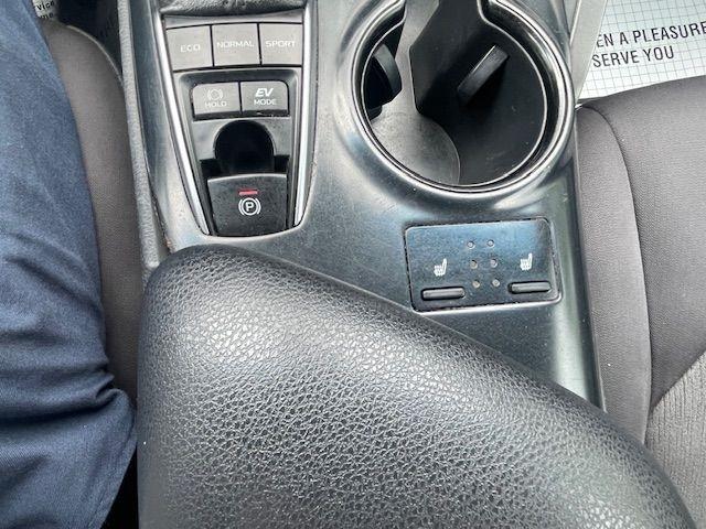 Toyota Camry Hybrid LE 2018