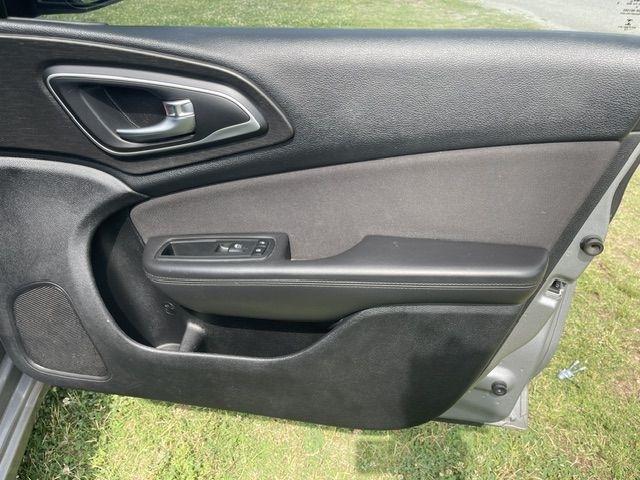Chrysler 200 Limited 2015