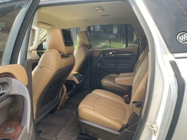 Buick Enclave FWD 4dr Leather 2017