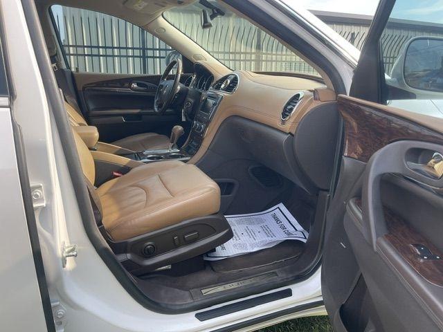 Buick Enclave FWD 4dr Leather 2017