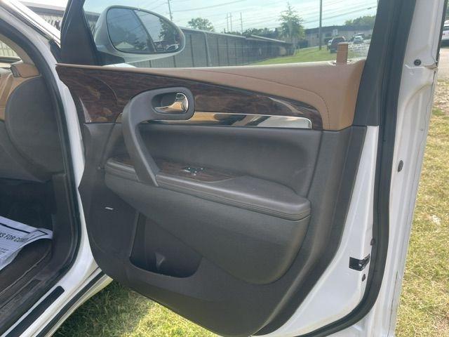 Buick Enclave FWD 4dr Leather 2017