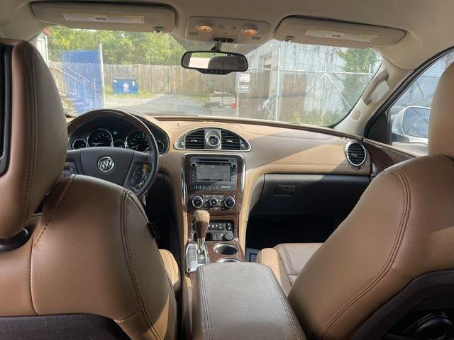 Buick Enclave FWD 4dr Leather 2017