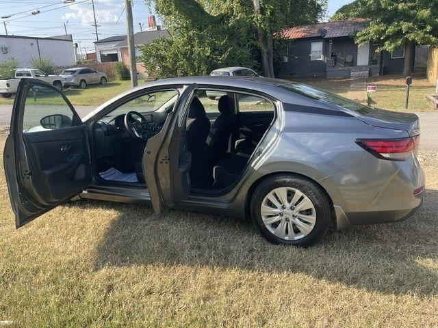 Nissan Sentra S CVT 2020