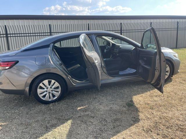 Nissan Sentra S CVT 2020
