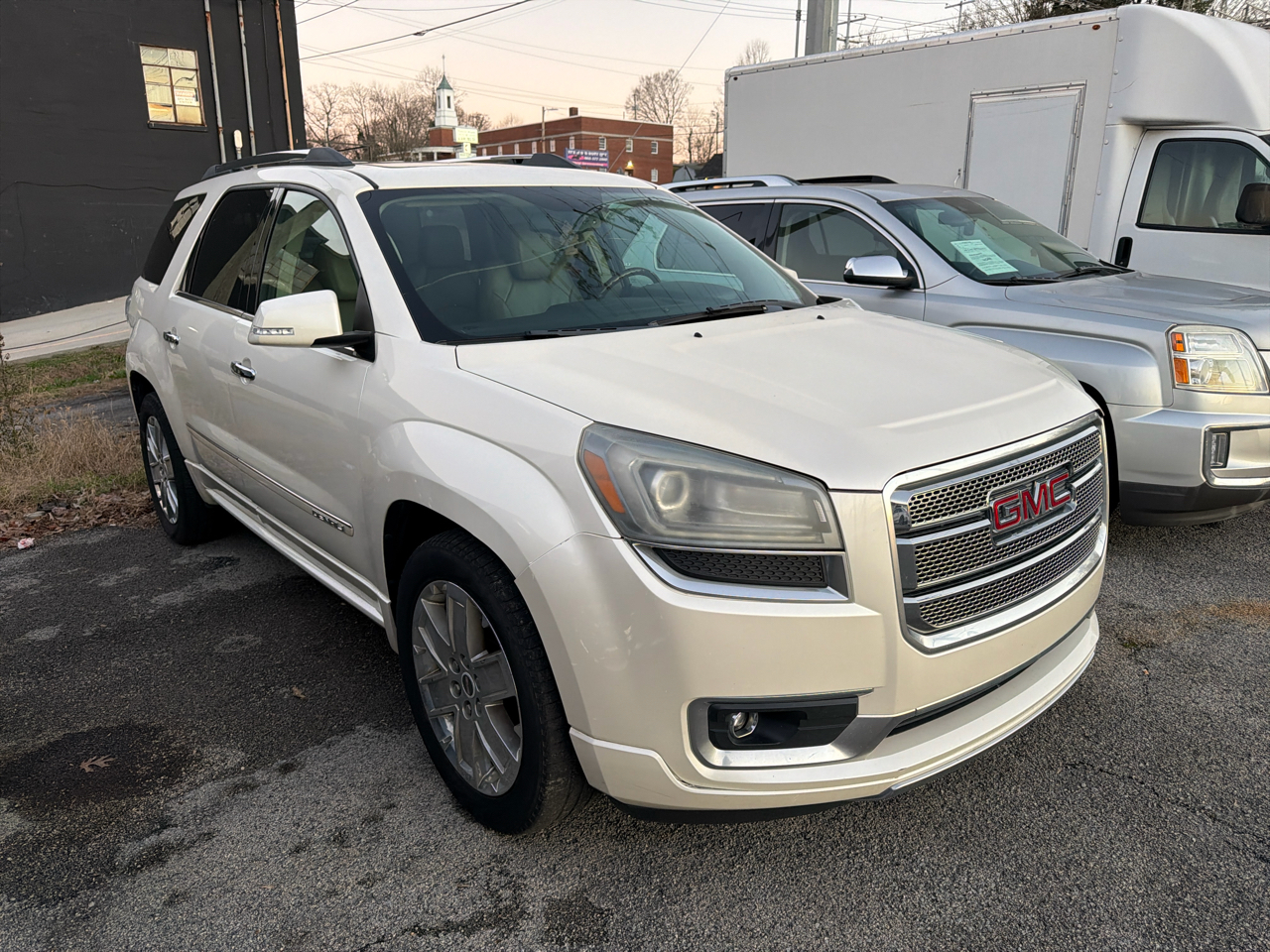 2013 GMC Acadia Denali's photo
