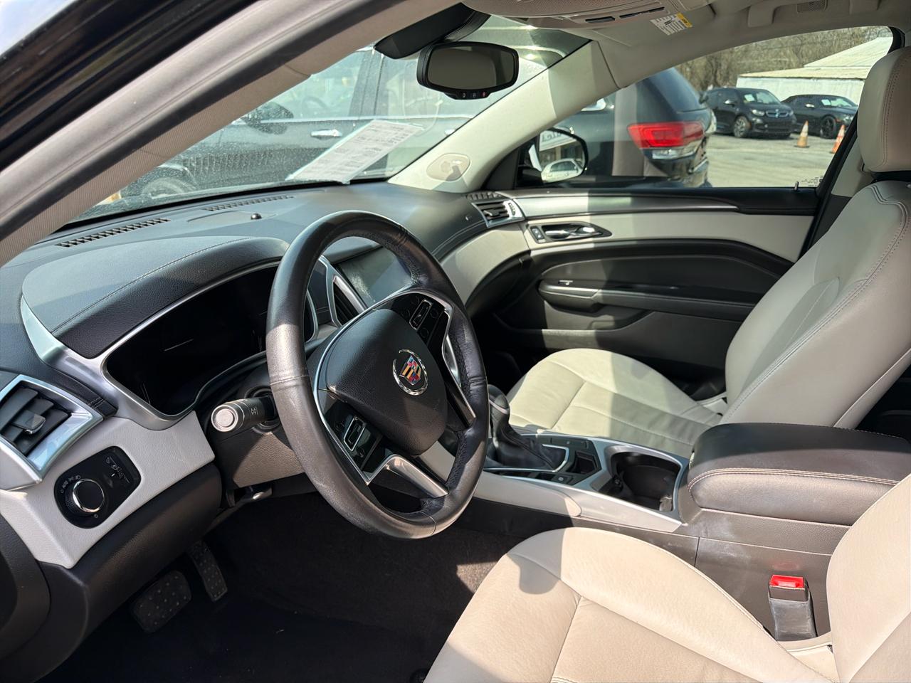 Cadillac SRX FWD 4dr Base 2016