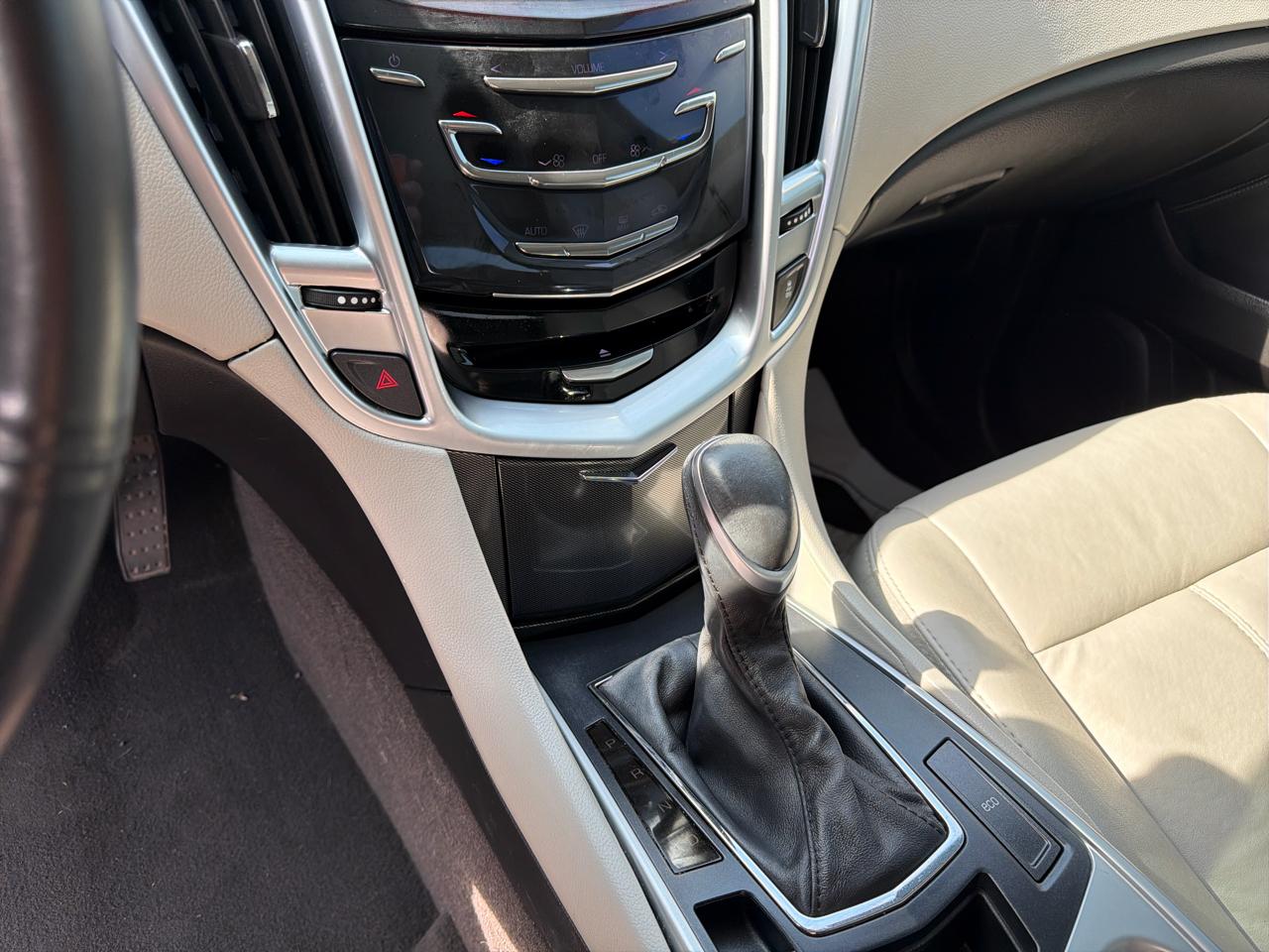 Cadillac SRX FWD 4dr Base 2016