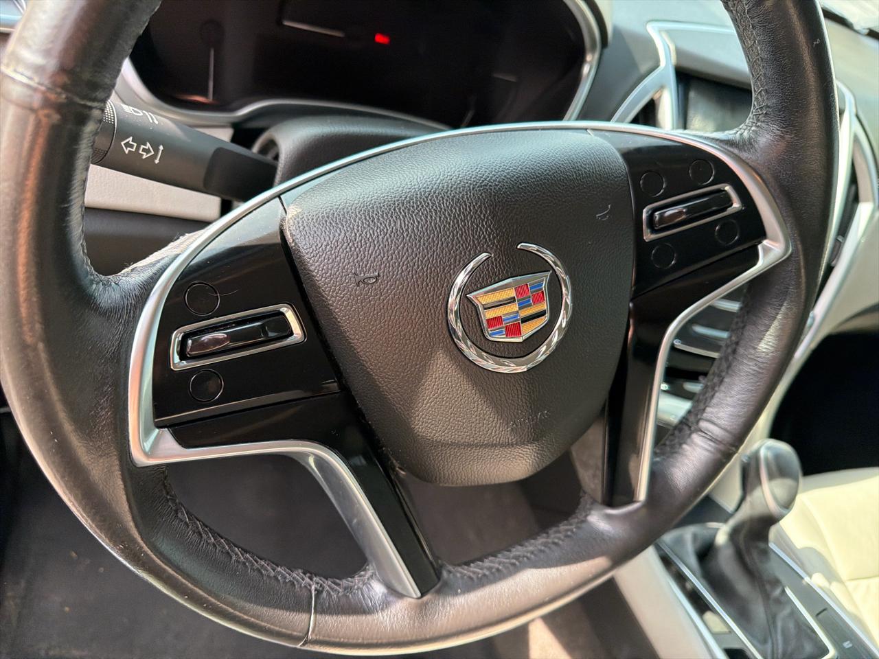 Cadillac SRX FWD 4dr Base 2016