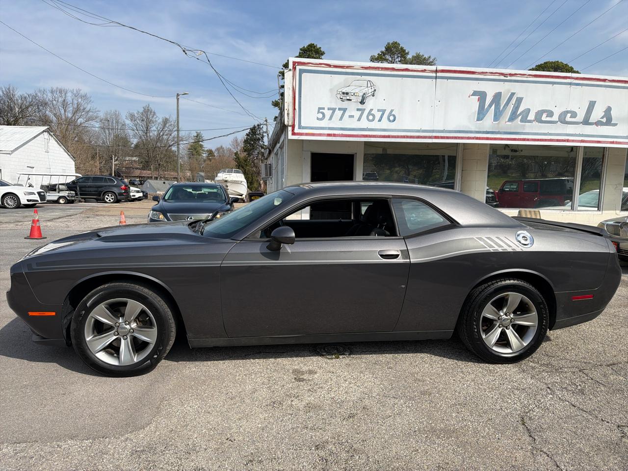 Dodge Challenger 2dr Cpe SXT 2016