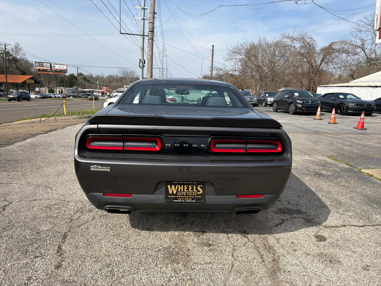 Dodge Challenger 2dr Cpe SXT 2016