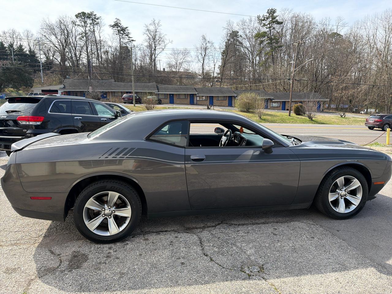 Dodge Challenger 2dr Cpe SXT 2016