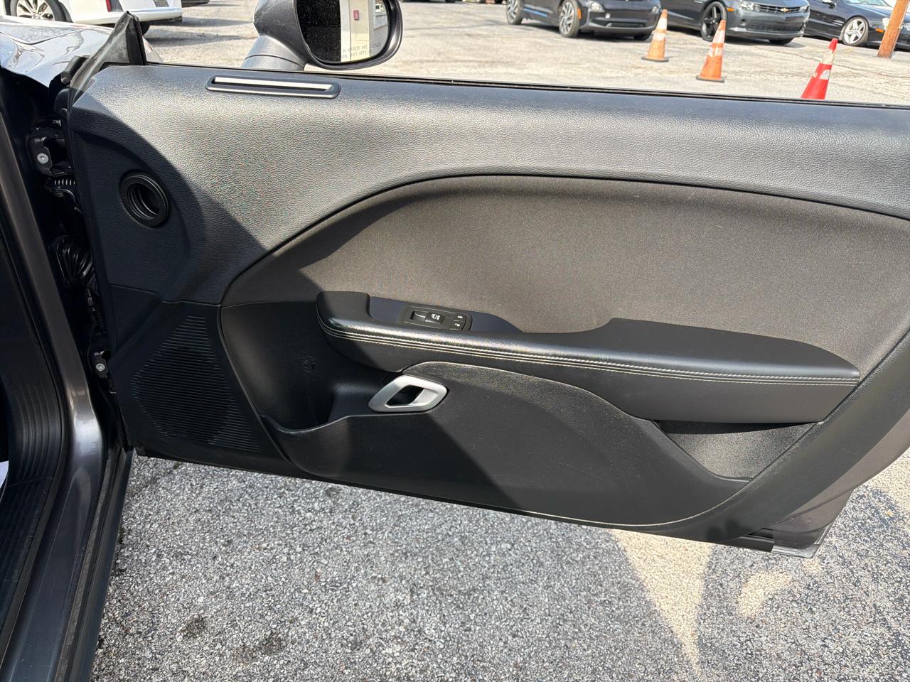 Dodge Challenger 2dr Cpe SXT 2016