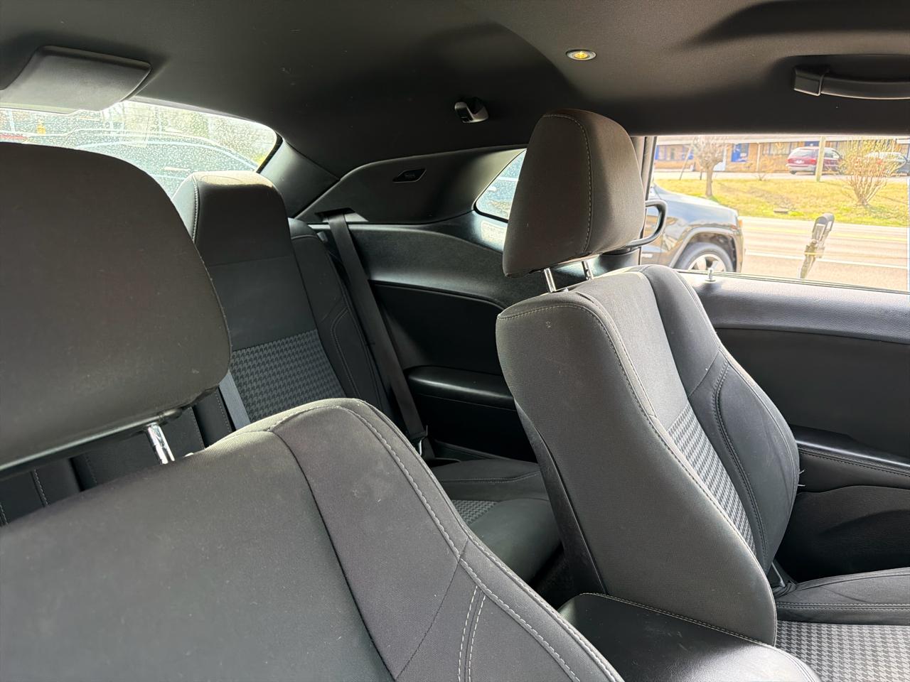 Dodge Challenger 2dr Cpe SXT 2016