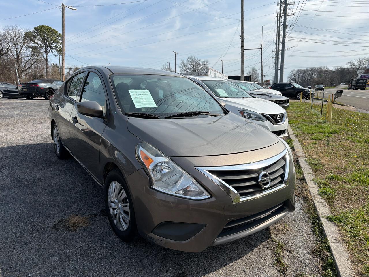 Nissan Versa 4dr Sdn CVT 1.6 S Plus 2016