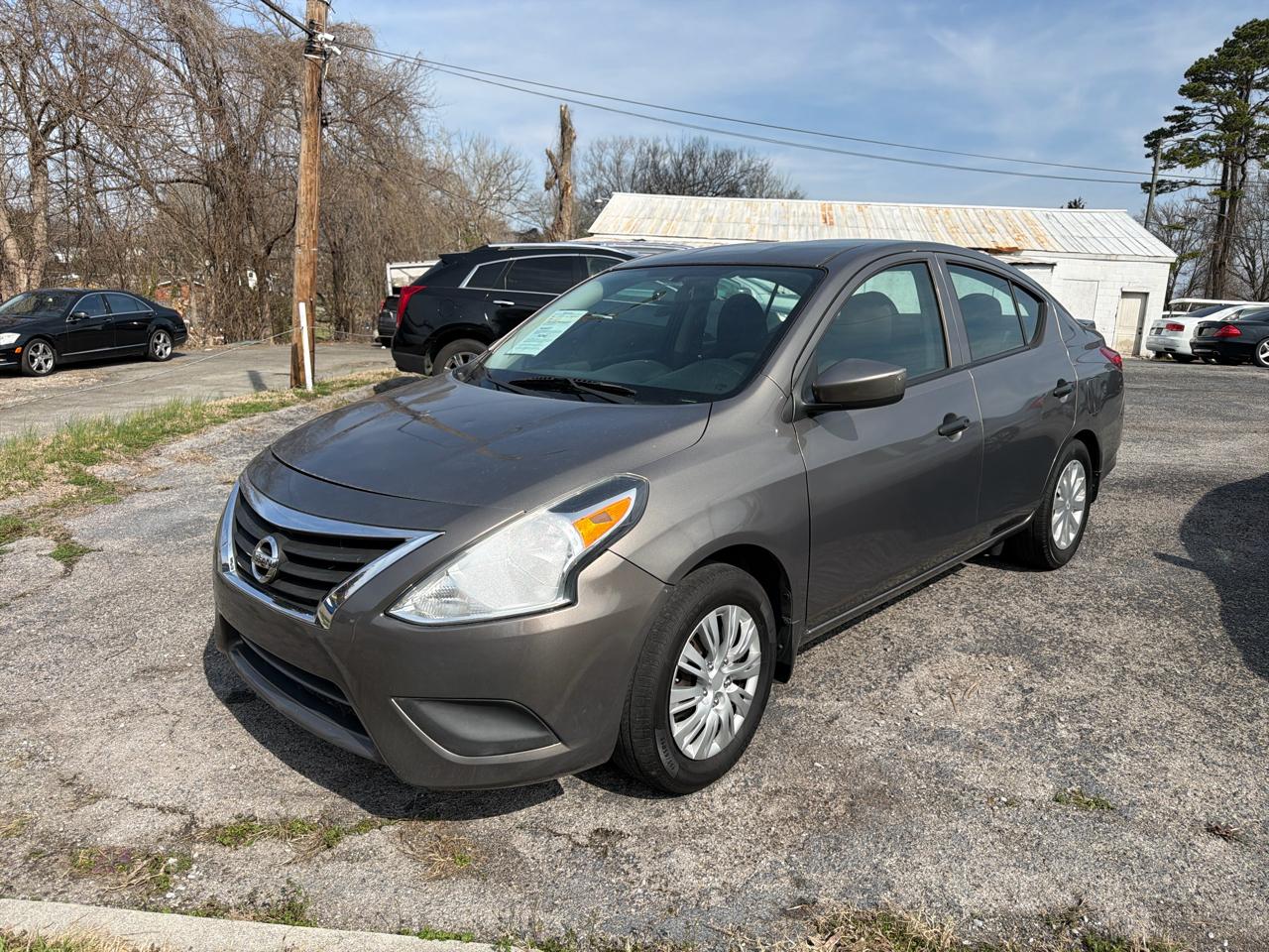 Nissan Versa 4dr Sdn CVT 1.6 S Plus 2016