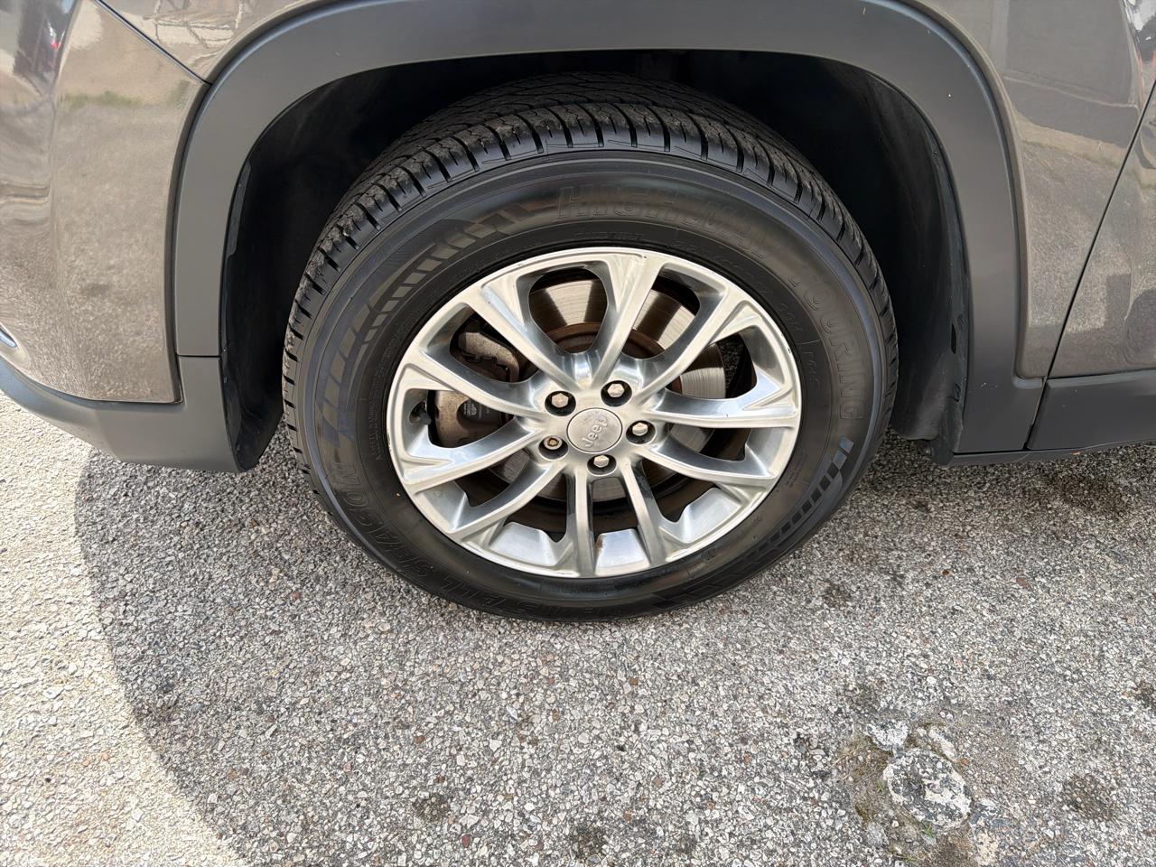 Jeep Cherokee Latitude Plus FWD 2019